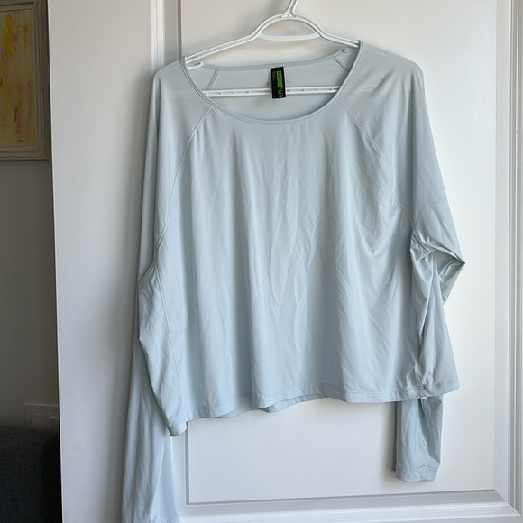 Athletic top - Picture 1 of 1